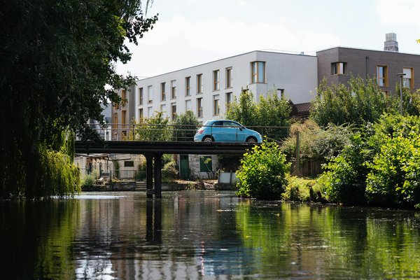 Vacances vertes à petit prix : découvrez les campings éco-responsables incontournables